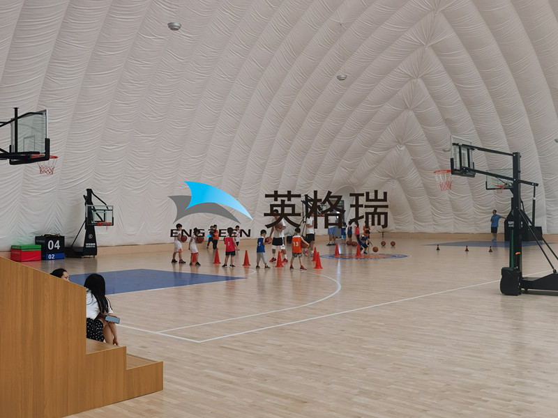 充小黄片应用下载建筑为夏季篮球训练营提供了理想的场馆解决方案