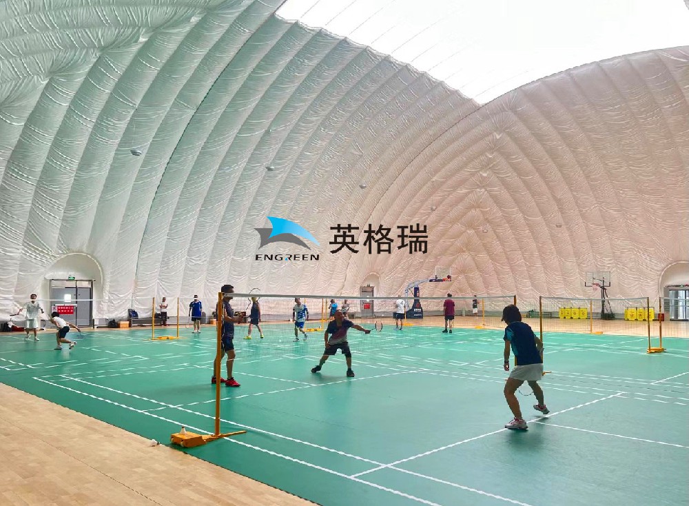 相比传统球馆小黄片应用下载羽毛球馆性价比更高